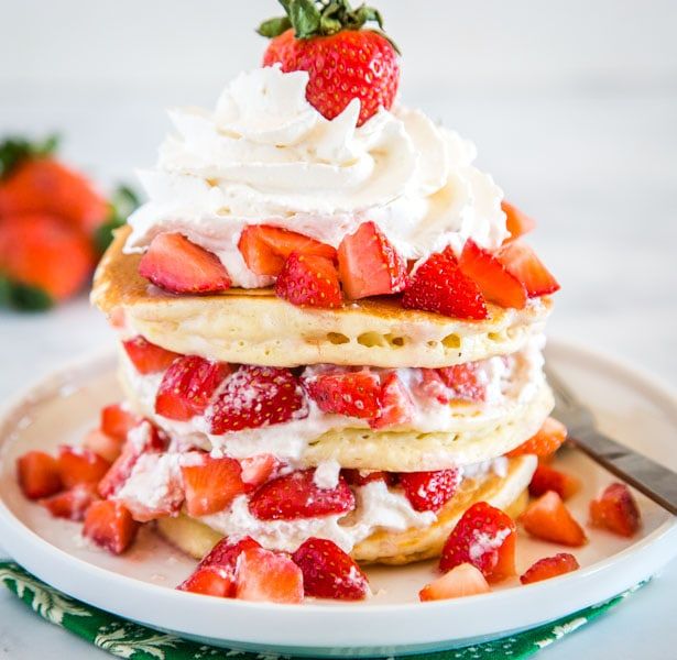 Strawberry-Shortcake-Pancakes